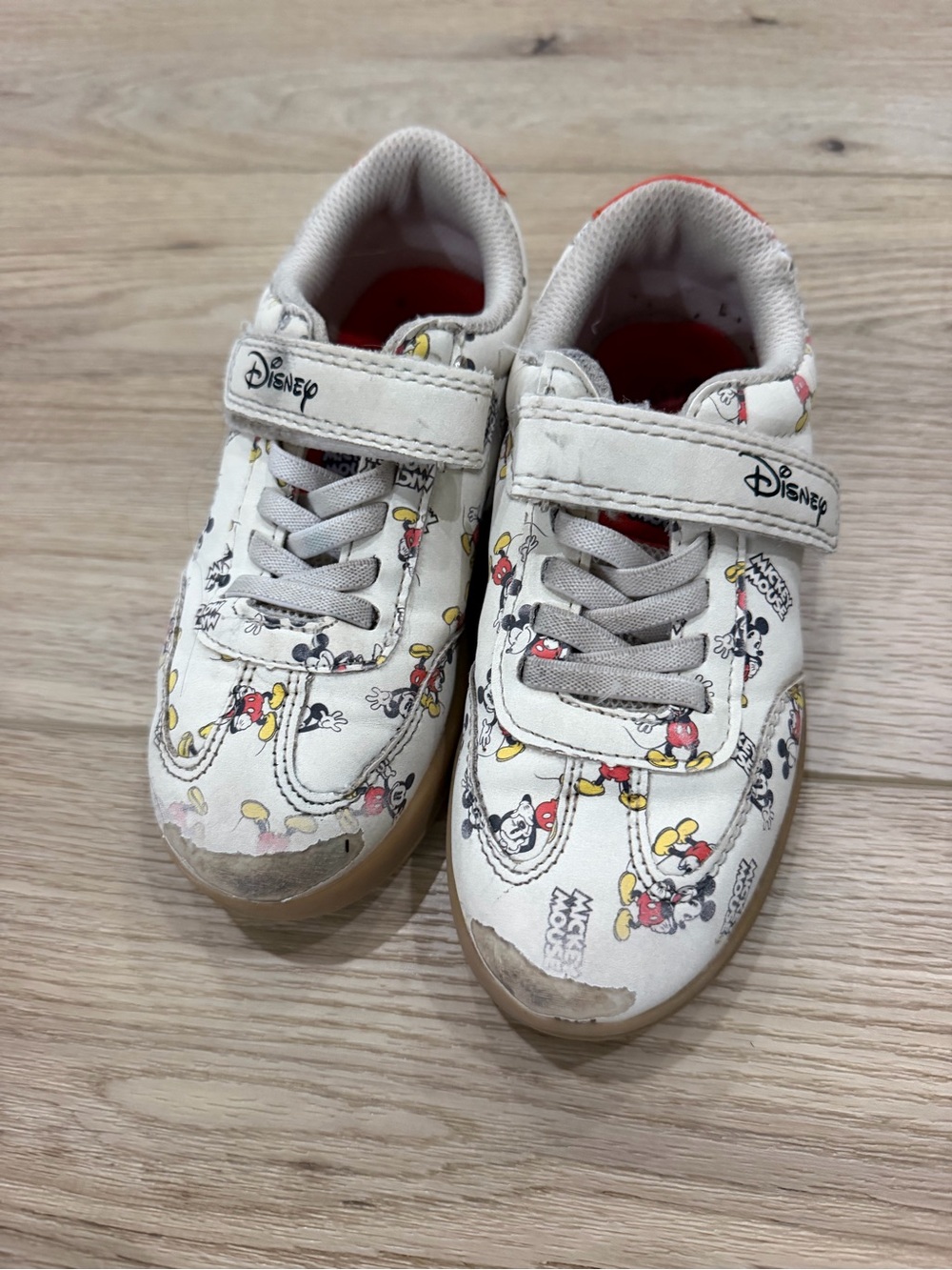 Disney Kids White Mickey Mouse Sneakers Size 11